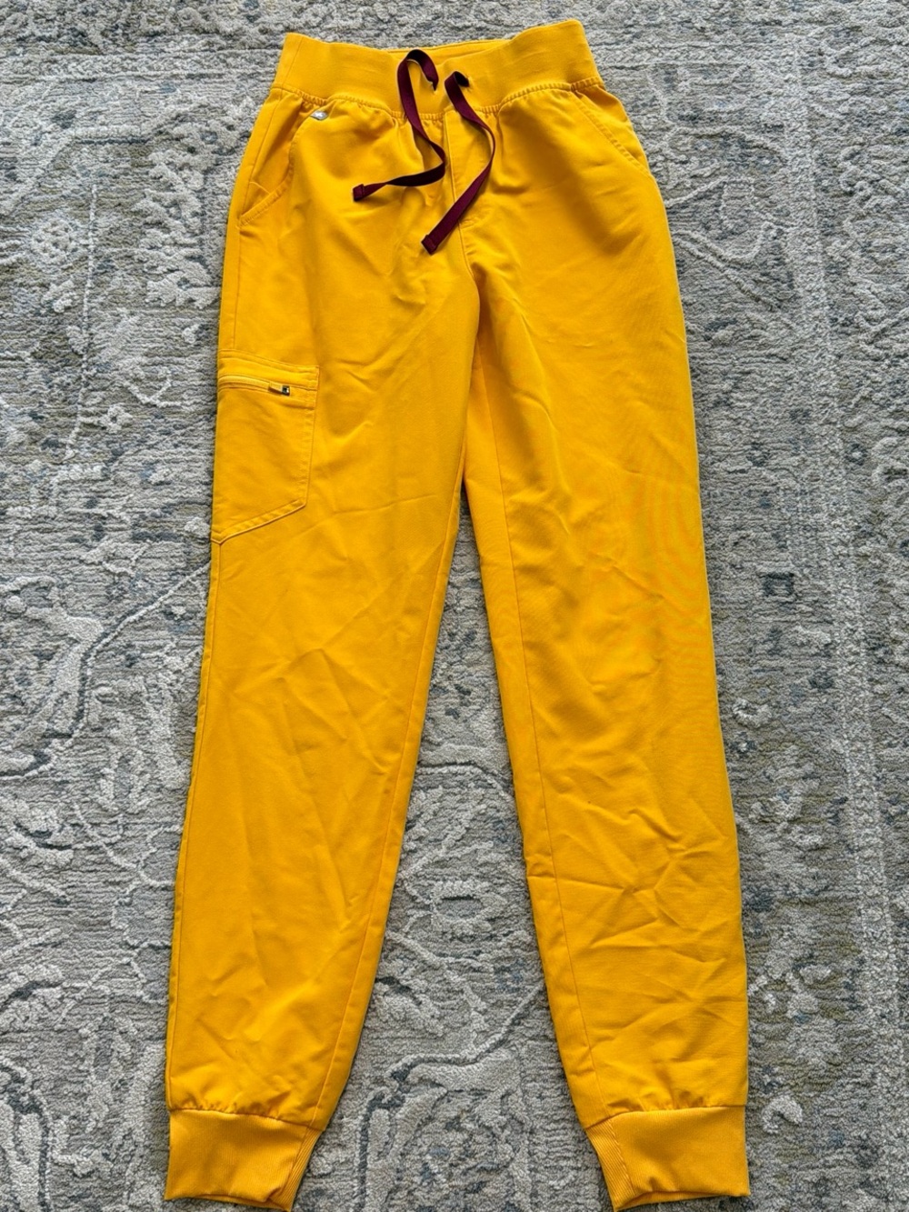 Figs yellow joggers